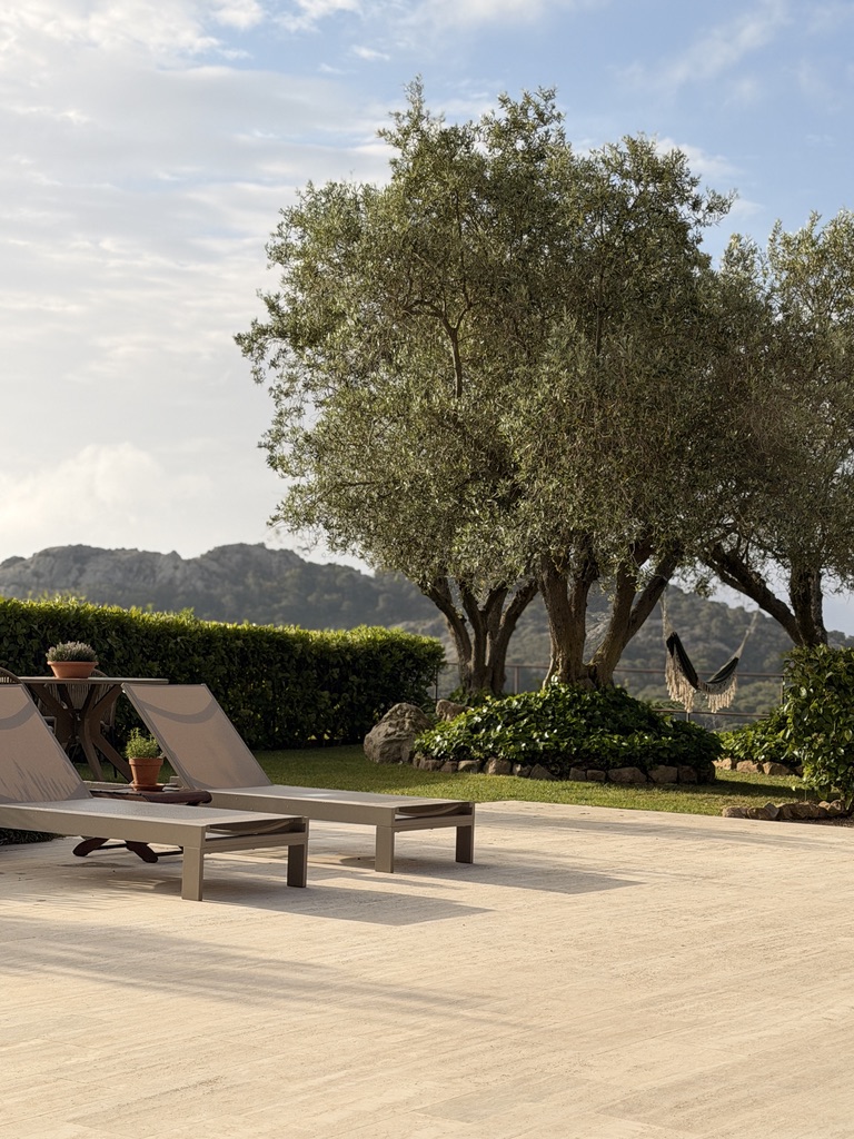 Avondmaal op het terras van Casa Mimosa met uitzicht op de Costa Brava