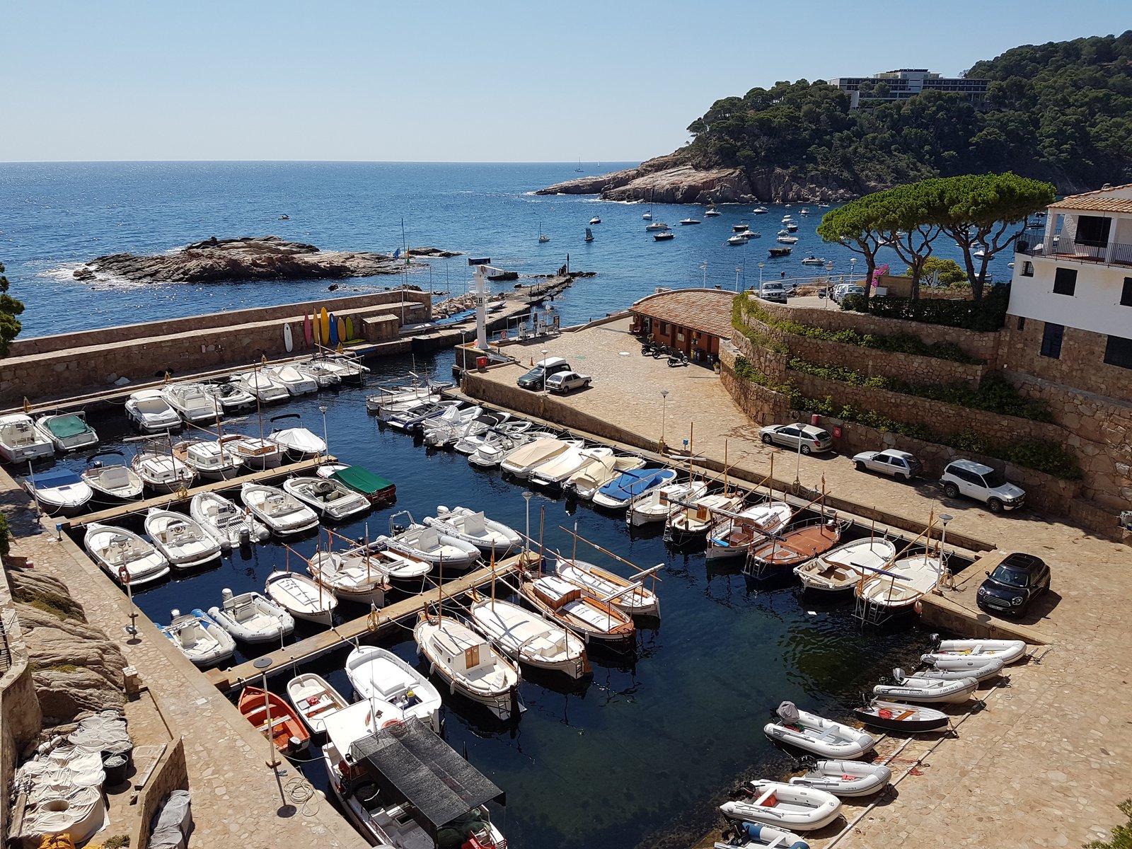 Cala Fornells — Snorkelparel aan de Costa Brava bij Begur